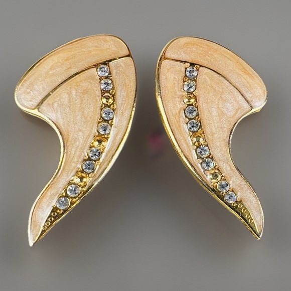 Beautiful goldtone enamel bling interesting clip on earrings